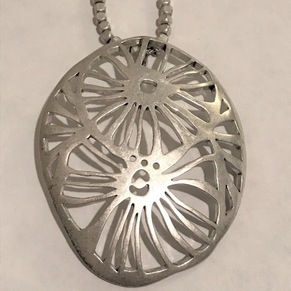 KCR Silver Floral Pendant Necklace - Picture 2 of 6